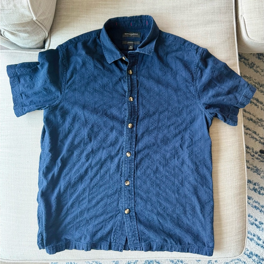 Banana Republic Men's button shirt sleeve shirt - Medium